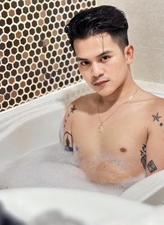 AsianSTUD - Male escort in Bangkok Photo 5 of 7