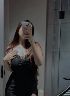 Jaley - escort in Osaka Photo 2 of 5