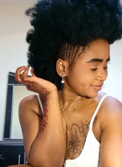 Emmy Dating Vip exit 10 Riyadh - puta in Riyadh Photo 2 of 5