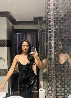 Jam - Transsexual escort in Dubai Photo 3 of 19