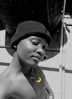 Jamal - Male escort in Nairobi Photo 2 of 5