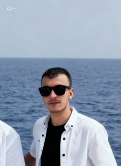 Jamal - Male escort in Beirut Photo 3 of 3