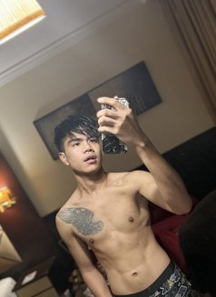 JAMEEL TwinkBottom - Male escort in Dubai Photo 4 of 7