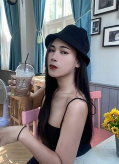 Jameela Al Ghubrah Ladyboy - Transsexual escort in Muscat Photo 2 of 9