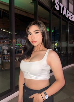 Jameela - Transsexual escort in Manila Photo 1 of 5