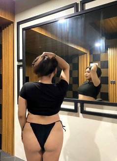 Jameela - Transsexual escort in Manila Photo 3 of 5