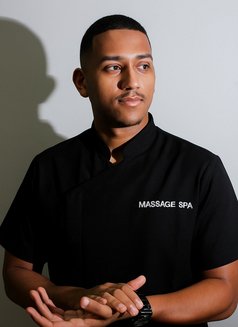 James bbc 🤩 - Male escort in Dubai Photo 4 of 4