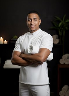 James bbc 🤩. - Male escort in Dubai Photo 8 of 8