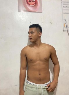 James - Male escort in Cebu City Photo 1 of 5