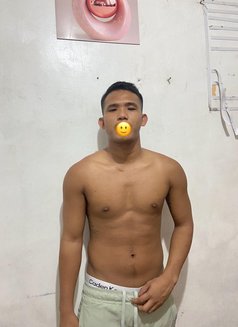 James - Male escort in Cebu City Photo 2 of 5