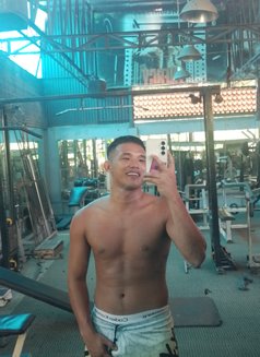 James - Male escort in Cebu City Photo 3 of 5