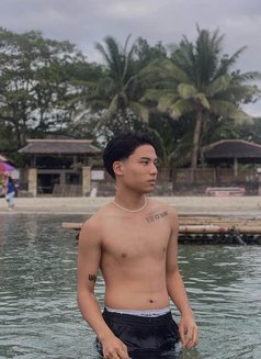 James - Male escort in Makati City Photo 2 of 3