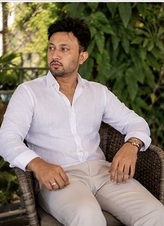James - Male escort in Bhubaneshwar Photo 3 of 3
