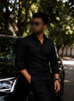 James - Male escort in Bhubaneshwar Photo 3 of 3
