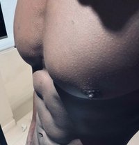 James - Male escort in Al Manama