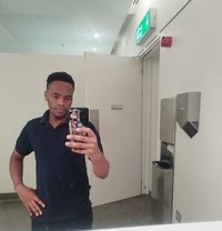 James - Male escort in Doha