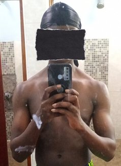 James - Male escort in Nairobi Photo 3 of 3