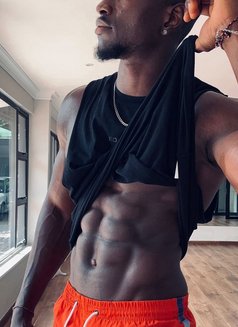 James - Male escort in Dubai Photo 5 of 5