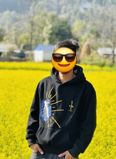 James - Male escort in Kathmandu Photo 3 of 3