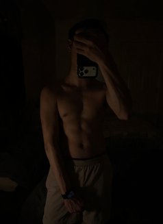 James O Smith - Male escort in Doha Photo 4 of 5