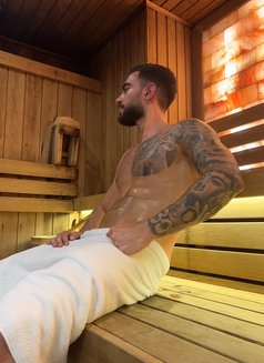 James Savage - Male escort in Dubai Photo 5 of 5