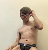 James - Male escort in Muscat