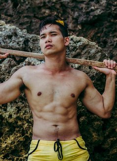 James Vargas - Male escort in Manila Photo 3 of 8