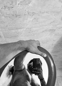 Jamie - Male escort in New Delhi Photo 6 of 9