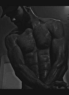 Jamie - Male escort in New Delhi Photo 7 of 9