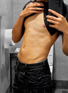 Jamie Stone - Acompañantes masculino in Darwin Photo 1 of 9