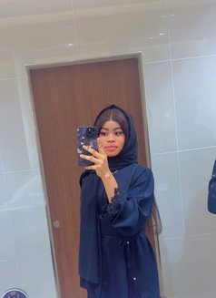 Jamila - escort in Muscat Photo 4 of 5