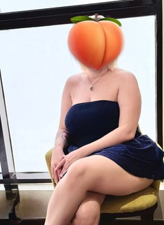 Jamile - escort in Muscat Photo 1 of 6