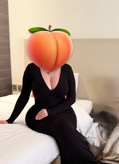 Jamile - escort in Muscat Photo 2 of 6