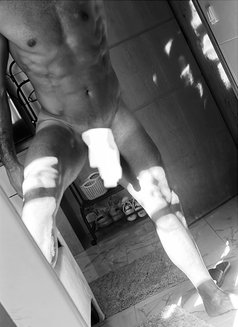 Jamo - Male escort in Beirut Photo 2 of 6