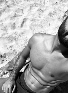 Jamo - Male escort in Beirut Photo 4 of 6