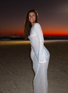 Jana - escort in Dubai Photo 3 of 5