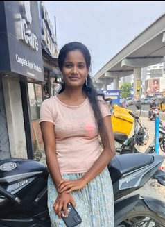 Janani - escort in Chennai Photo 1 of 11
