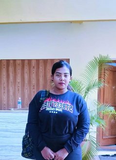 Janani - escort in Chennai Photo 8 of 11