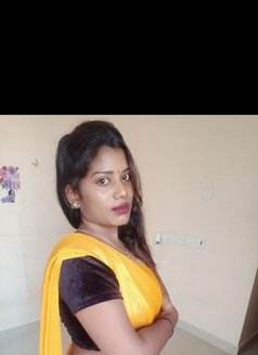 Janani - escort in Chennai Photo 9 of 11