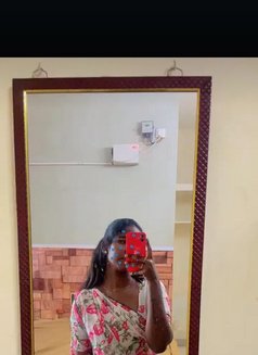 Janani - escort in Chennai Photo 10 of 11