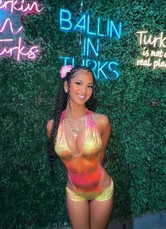 Jane - escort in Muscat Photo 1 of 3