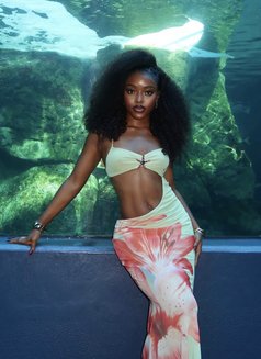 Jane - escort in Accra Photo 1 of 3