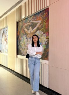 Jane just Landed - puta in Pune Photo 9 of 12