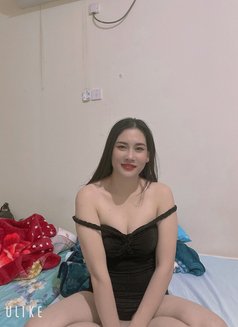Jane - escort in Doha Photo 2 of 4