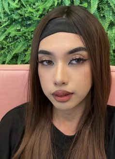 Jane - escort in Singapore Photo 1 of 4
