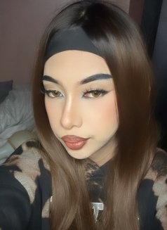 Jane - escort in Singapore Photo 3 of 4