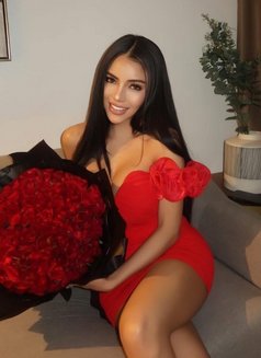 Andrea - escort in Mumbai Photo 1 of 8