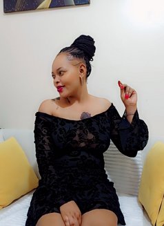 Janee - masseuse in Nairobi Photo 2 of 3