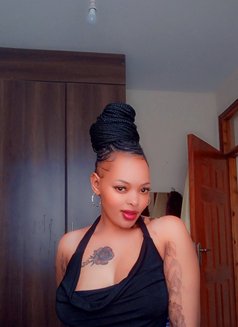 Janee - masseuse in Nairobi Photo 3 of 3