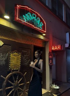 janell - puta in Tokyo Photo 8 of 8